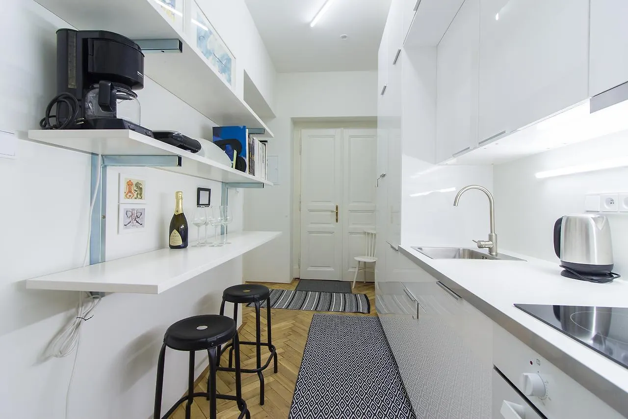 Stylish Modern Apartment For 5 People By Easybnb Prag