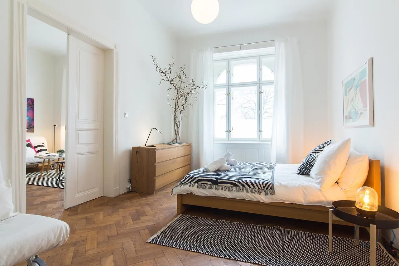 Stylish Modern Apartment For 5 People By Easybnb Prag Tjekkiet