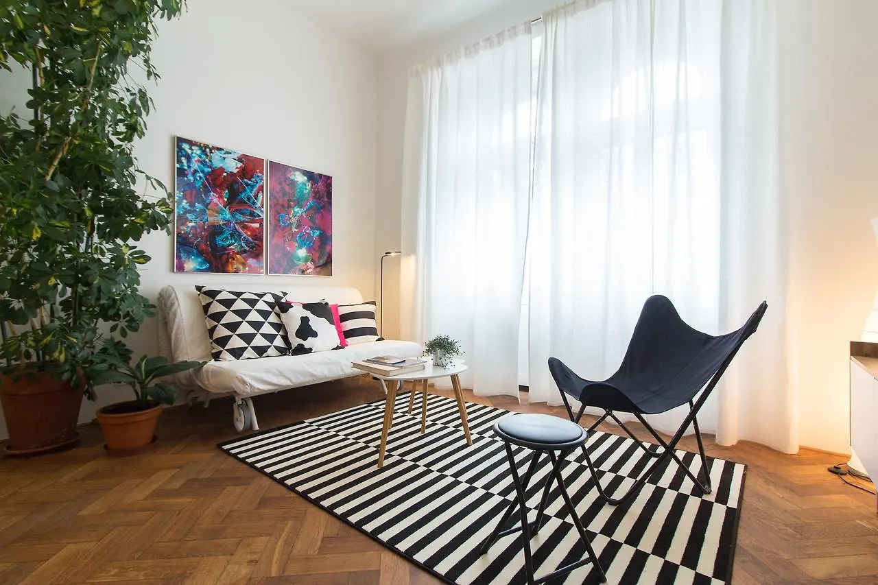 Stylish Modern Apartment For 5 People By Easybnb Prag